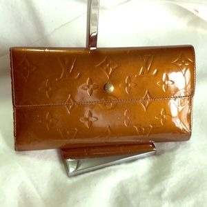 Louis Vuitton vernis Sarah wallet